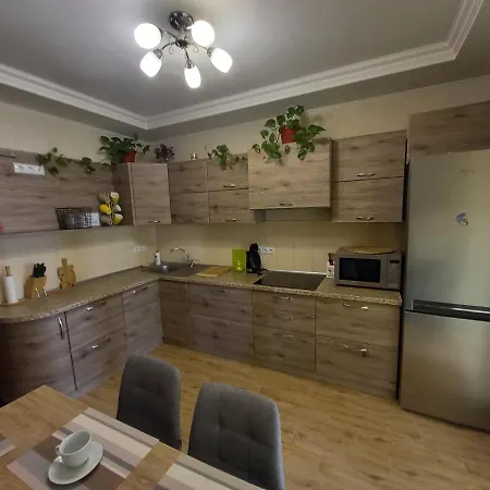 2 Platana Apartman
